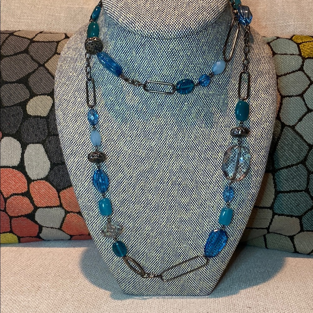 Elegant Blue Beaded Necklace